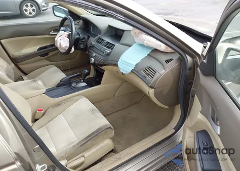 2010 Honda Accord 2.4 Lx z USA, uszkodzony, nr VIN 1HGCP2F35AA112800